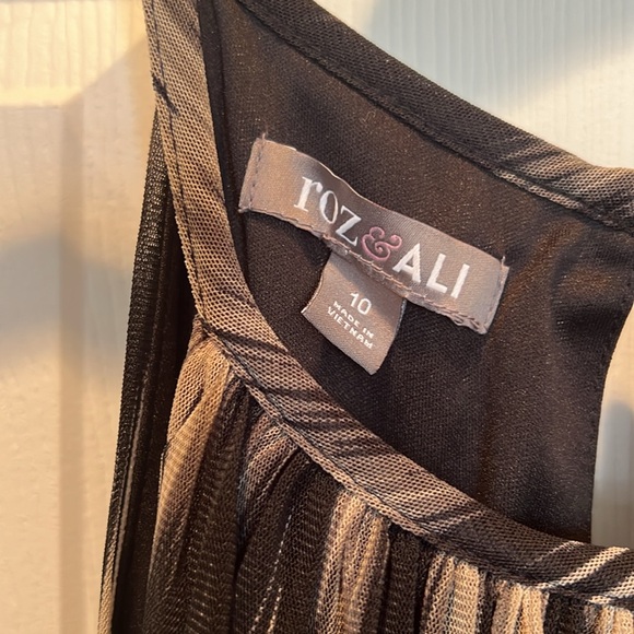 Women's Roz & Ali High Low Dress Size 10 - Picture 4 of 6